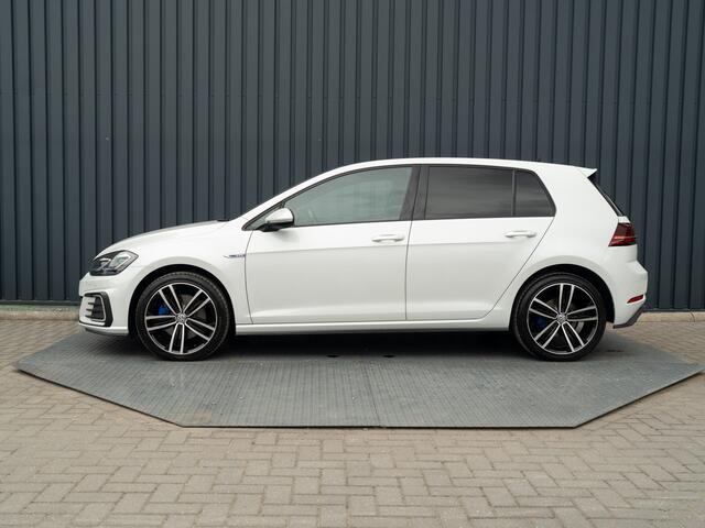 Volkswagen GOLF 1.4 TSI PHEV GTE Limited Edition 051/200 | Groot navi | Stoelgeheugen | Camera | Leder | Prijs Rijklaar!!