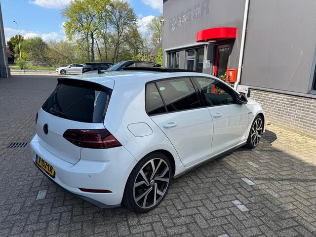 Volkswagen GOLF 7.5 2.0 TDI GTD 184 pk /Automaat/ Pano-Dak/ Sport-Stoelen/ Stoel.Verw/ Adap.Cruise/ Led-Koplamp/ Virtual/ Camera/ 19'' LMV