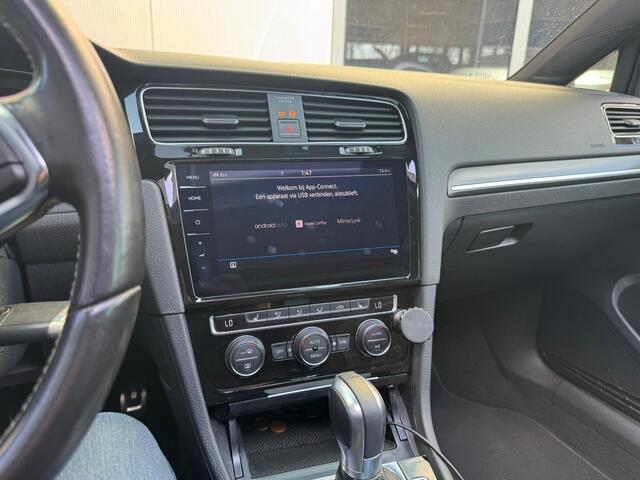 Volkswagen GOLF 7.5 2.0 TDI GTD 184 pk /Automaat/ Pano-Dak/ Sport-Stoelen/ Stoel.Verw/ Adap.Cruise/ Led-Koplamp/ Virtual/ Camera/ 19'' LMV