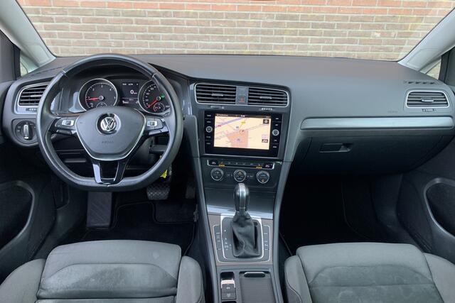 Volkswagen GOLF 1.6 TDI DSG Comfortline Business, Origineel NL, Carplay, Adaptive Cruise, Stoelverwarming, PDC, Navigatie, Massage.