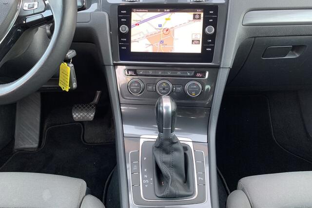 Volkswagen GOLF 1.6 TDI DSG Comfortline Business, Origineel NL, Carplay, Adaptive Cruise, Stoelverwarming, PDC, Navigatie, Massage.