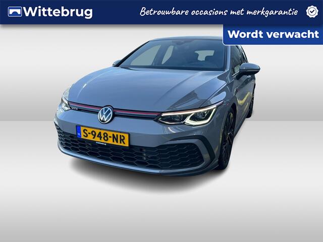 Volkswagen GOLF 2.0 TSI GTI / Panoramadak / Head-up / Dodehoek herkenning / Navigatie / App connect / Camera / Parkeersensoren V+A / Stoel+stuur verwarming /