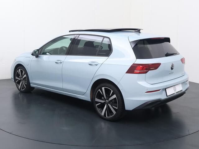 Volkswagen GOLF 1.5 eHybrid Life Edition | 204 PK | SoH100% | Automaat | Panoramadak | Adaptive cruise control | Achteruitrij camera |