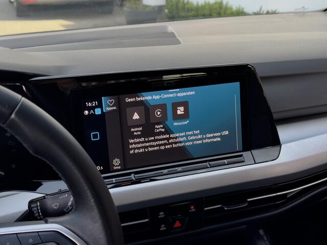 Volkswagen GOLF 1.5 TSI R-LINE NAVI DIGI-DASH APPLE-CARPLAY LED LMV PDC