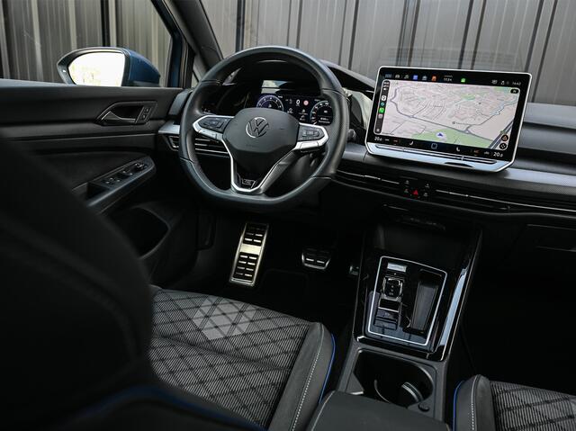 Volkswagen GOLF 1.5 eTSI R-Line Edition | R-Line Seats | Camera | Trekhaak | Adaptive cruise |