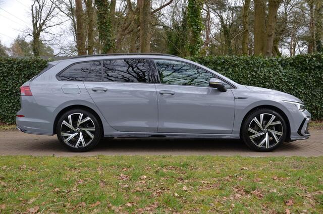 Volkswagen GOLF Variant 1.5 TSI R-Line Navi/Led/Pdc/Ecc/Stoel & stuurverwarming/Virtual Cockpit/Achteruitrijcamera/Cr-Control adaptief/Trekhaak uitklapbaar/18-Inch Lmv