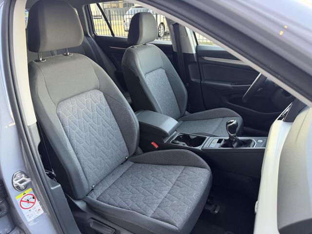Volkswagen GOLF Variant 1.0 TSI Life