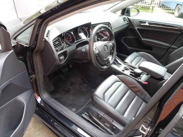 Volkswagen GOLF 1.5 TSI DSG 150pk Highl.Bns.R-Line *Schuifdak/Leer/Trekhaak/Deal