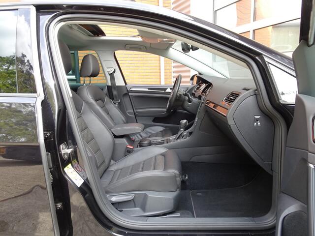 Volkswagen GOLF 1.5 TSI DSG 150pk Highl.Bns.R-Line *Schuifdak/Leer/Trekhaak/Deal