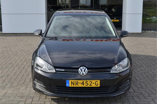 Volkswagen GOLF 1.0 TSI Connected Series Camera | Carplay | Navigatie | Nl Auto! 1é eigenaar. Sport Stoelen | Sportonderstel |