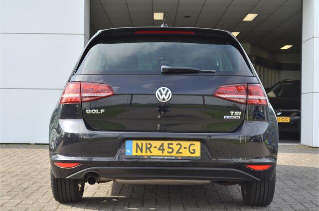 Volkswagen GOLF 1.0 TSI Connected Series Camera | Carplay | Navigatie | Nl Auto! 1é eigenaar. Sport Stoelen | Sportonderstel |