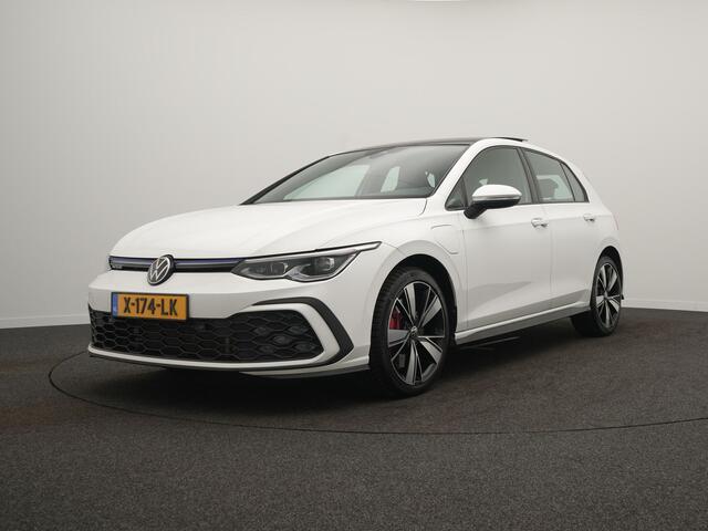 Volkswagen GOLF 1.4 eHybrid GTE - RIJKLAARPRIJS - All Seasonbanden - Achteruitrijcamera - Elektrisch Glazen Schuif-/Kanteldak - Apple Carplay - Android Auto - Stoel- en Stuurverwarming