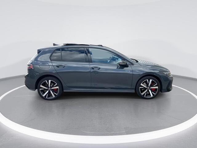 Volkswagen GOLF 1.5eHybrid 200kW/272PK GTE Black Style · Panoramadak · Apple/Android Car Play · Stoelverwarming · Alcantara/Stof · Garantie t/m 22-06-2030 of 100000km.