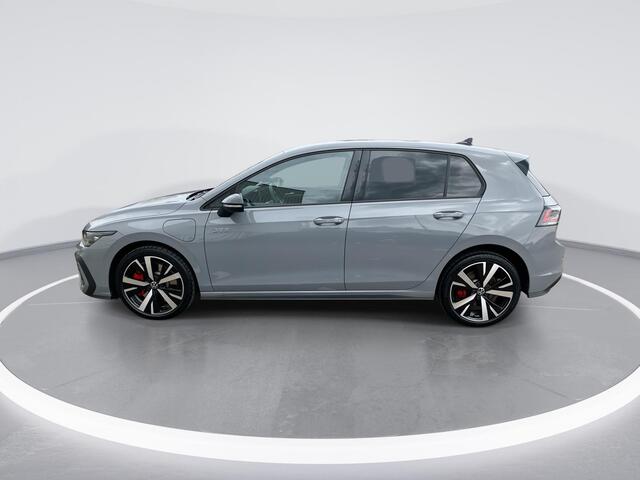 Volkswagen GOLF 1.5eHybrid 200kW/272PK Black Style GTE · Camera · Trekhaak · Head-up display · Apple/Android Car Play · Garantie t/m 25-05-2030 of 100.000km