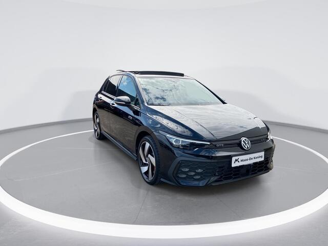 Volkswagen GOLF 1.5eHybrid 200kW/272PK Black Style GTE · Panoramadak · Leder · Trekhaak · Camera · Apple/Android Car Play · Garantie t/m 11-06-2030 of 100000km