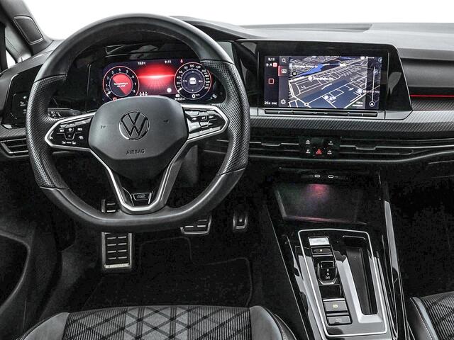 Volkswagen GOLF 1.5 eTSI 130pk DSG R-Line · Apple/Android Car Play · Navigatie · P-Sensoren · Sfeerverlichting · Getint Glas · 17'' Inch · Garantie t/m 12-02-2028 of 100.000km