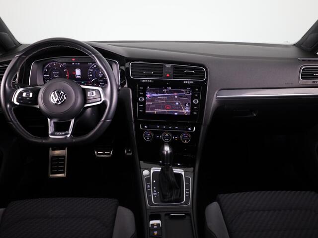 Volkswagen GOLF 1.5 TSI Highline Business R 150 PK | Automaat (DSG) | Navigatie | Camera | Digitaal dashboard