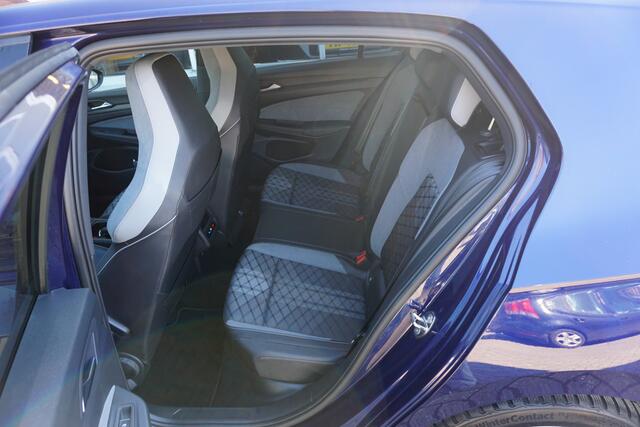 Volkswagen GOLF 1.5 eTSI DSG R-Line Camera | ECC | Stoelverw. | LED *All in prijs*