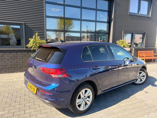 Volkswagen GOLF 1.0 TSI Life LED! NAVI! DEALER ONDERHOUDEN!