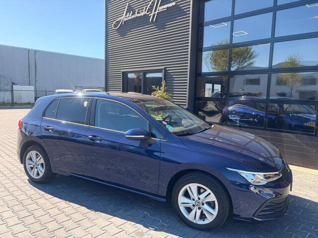 Volkswagen GOLF 1.0 TSI Life LED! NAVI! DEALER ONDERHOUDEN!
