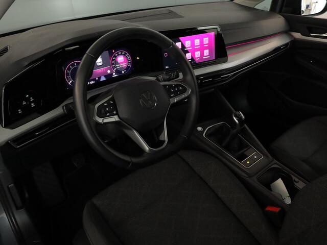 Volkswagen GOLF 1.0 TSI Life 110PK | Sfeerverlichting | Clima | Parkeersensoren | Lichtmetaal |