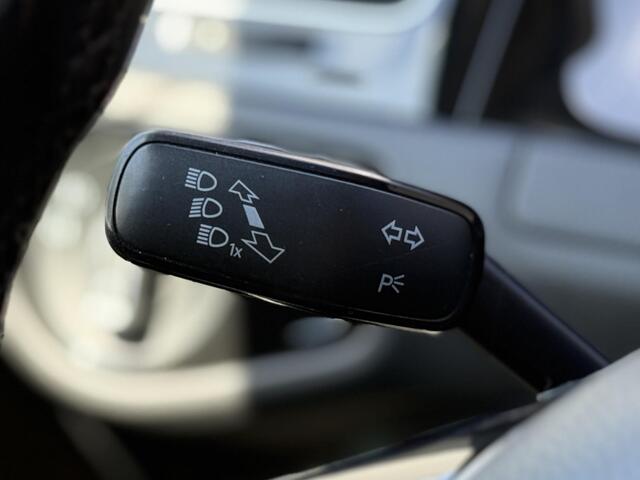 Volkswagen GOLF 1.4 TSI Highline Business R l Stoelmassage l Cruise l PDC l Carplay l LED