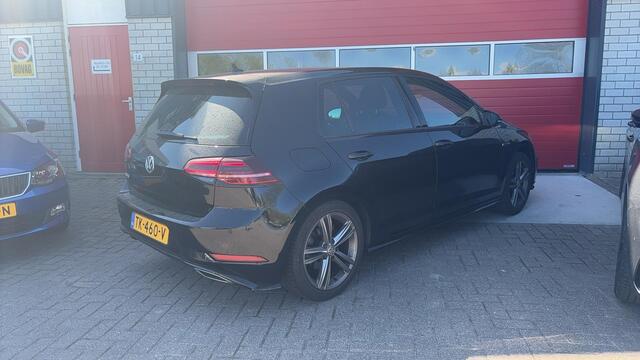 Volkswagen GOLF 1.0 TSI Highline Business R R-LINE BINNEN-BUITEN / FULL LED / KEYLESS / CAMERA / CARPLAY / NAVI / CLIMA / PDC / BLUETOOTH / ACC / NL-AUTO