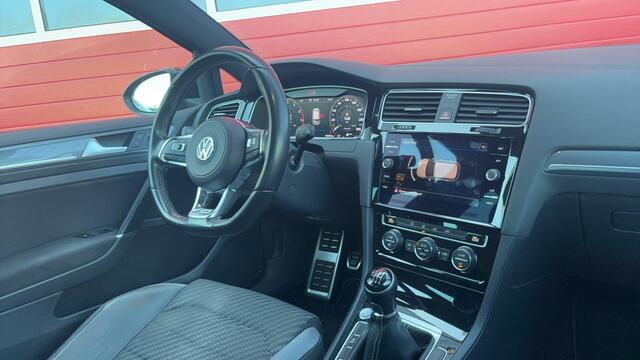 Volkswagen GOLF 1.0 TSI Highline Business R R-LINE BINNEN-BUITEN / FULL LED / KEYLESS / CAMERA / CARPLAY / NAVI / CLIMA / PDC / BLUETOOTH / ACC / NL-AUTO