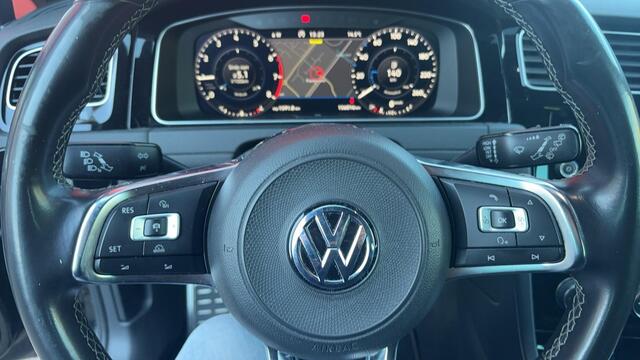 Volkswagen GOLF 1.0 TSI Highline Business R R-LINE BINNEN-BUITEN / FULL LED / KEYLESS / CAMERA / CARPLAY / NAVI / CLIMA / PDC / BLUETOOTH / ACC / NL-AUTO