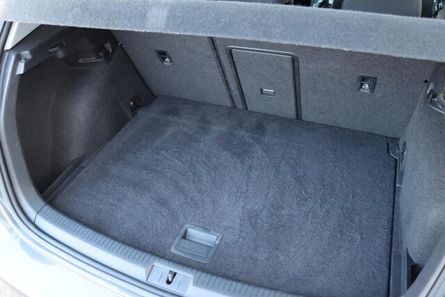 Volkswagen GOLF 1.0 TSI Comfortline 110pk | Carplay | Adaptive | Sensoren