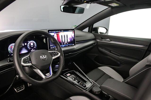 Volkswagen GOLF GTE 1.5 TSI eHybrid 272pk DSG Automaat Trekhaak, Lederen bekleding, Panoramadak, Adaptive cruise control, LED matrix koplampen, Black style