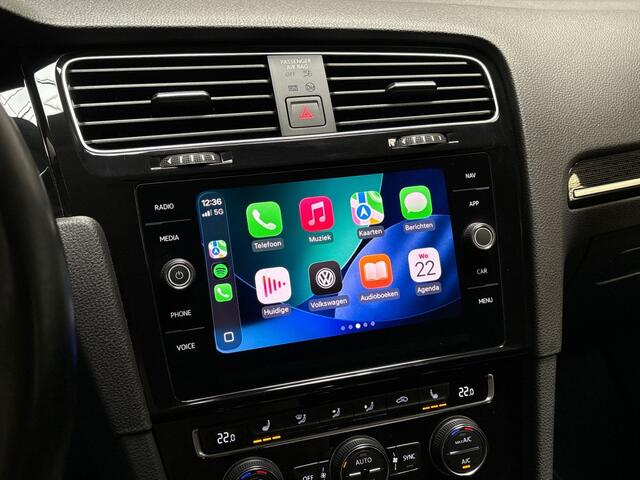 Volkswagen GOLF Variant 1.5 TSI Highline Automaat (APPLE CARPLAY, VIRTUAL DASHBOARD, GROOT NAVI, KEYLESS, CAMERA, ALCANTARA, SPORTSTOELEN, STOELVERWARMING, GETINT GLAS, ADAPTIVE CRUISE, NIEUWSTAAT)