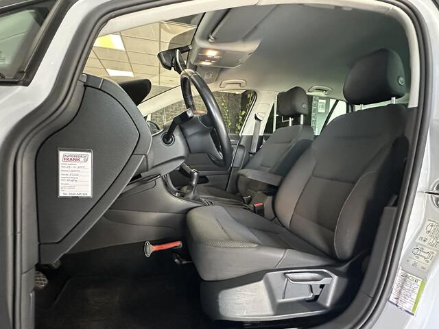 Volkswagen GOLF 1.0 TSI Comfortline | Carplay | Navigatie | Adaptief Cruise Control | parkeersensor Voor & Achter | LMV 16 | LED |