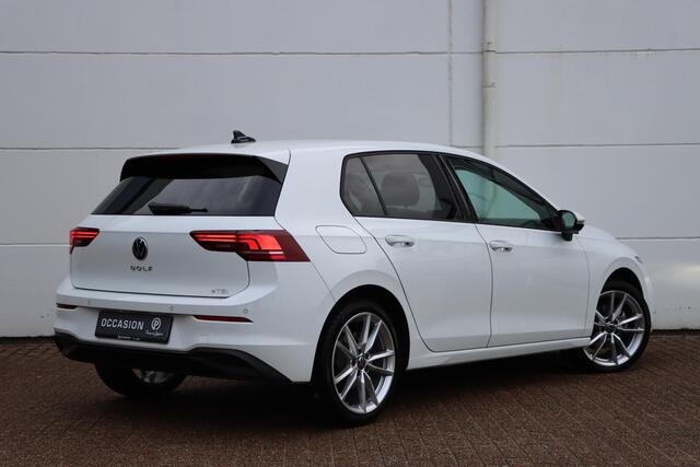 Volkswagen GOLF 1.5 eTSI Life Edition DSG7 116pk | CarPlay | Achteruitrijcamera | PDC