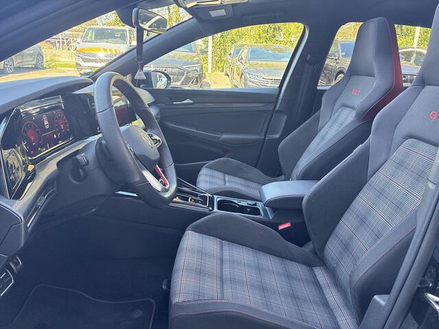 Volkswagen GOLF 2.0 TSI 245pk DSG GTI · Panoramadak · Camera · Sfeerverlichting · Apple/Android Car Play · 18'' Inch ·