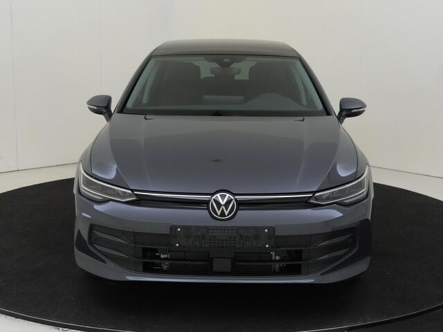 Volkswagen GOLF Life Edition eHybrid | 'App-Connect' draadloze smartphone integratie | Achterbank in ongelijke delen neerklapbaar incl. middenarmsteun en doorlaadmogelijkheid | Afstandscontrolesysteem (Front Assist)