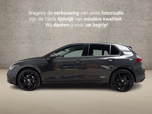 Volkswagen GOLF 1.0 TSI Sportline Automaat (APPLE CARPLAY, GROOT NAVI, CAMERA, GETINT GLAS, SPORTSTOELEN, SFEERVERLICHTING, LANE ASSIST, ADAPTIVE CRUISE, NIEUWSTAAT)