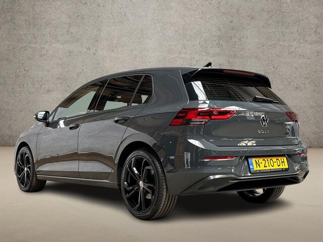 Volkswagen GOLF 1.0 TSI Sportline Automaat (APPLE CARPLAY, GROOT NAVI, CAMERA, GETINT GLAS, SPORTSTOELEN, SFEERVERLICHTING, LANE ASSIST, ADAPTIVE CRUISE, NIEUWSTAAT)