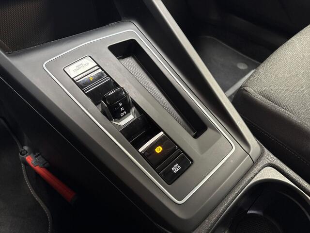 Volkswagen GOLF 1.0 TSI Sportline Automaat (APPLE CARPLAY, GROOT NAVI, CAMERA, GETINT GLAS, SPORTSTOELEN, SFEERVERLICHTING, LANE ASSIST, ADAPTIVE CRUISE, NIEUWSTAAT)