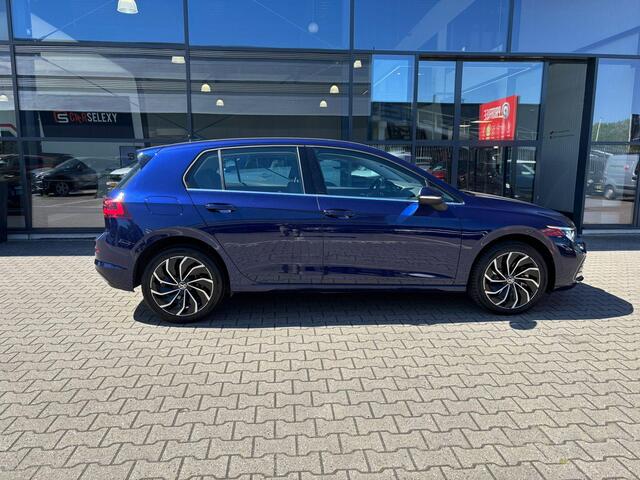 Volkswagen GOLF 1.4 eHybrid Style *Dodehoek & Winterpack*