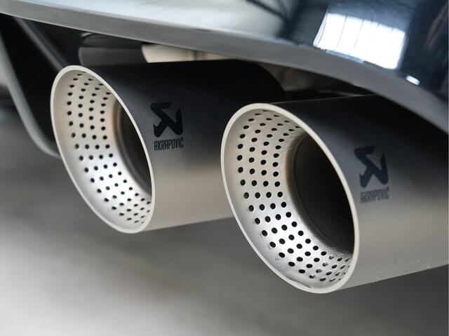 Volkswagen GOLF 2.0 TSI DSG R 4Motion | Panoramadak | Akrapovic | Nappa Leder R Geventileerd | HarmanKardon 232