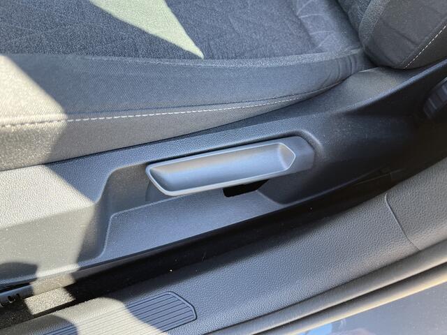 Volkswagen GOLF 1.5 eHybrid Life Edition / GARANTIE TM 06-2029/ AUTOMAAT/ PANO/ CAMERA/ PARK. SENSOREN/ STOEL-STUURVERWARM./ KEYLESS ADVANCED/ ADAPT. CRUISE/ APP CONNECT/ RIJ MODI/ PARK. ASSIST/ CLIMA/ DAB/ 18" LMV