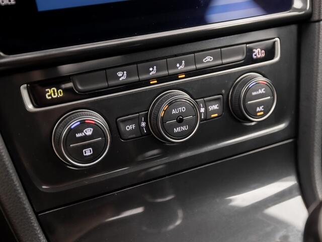 Volkswagen GOLF 1.0 TSI Sportline (APPLE CARPLAY, GROOT NAVI, CLIMATE, PARKEERSENSOREN, LM VELGEN, SPORTSTOELEN, CRUISE, NIEUWE APK, NIEUWSTAAT)