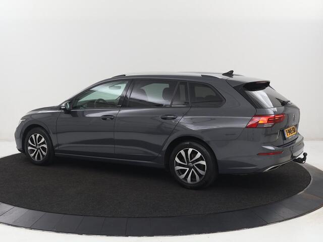 Volkswagen GOLF 1.5 TSI Active Life | Trekhaak | Stoelverwarming | Carplay | Sfeerverlichting | Navigatie | Adaptive cruise | Parkeerhulp | Stuurverwarming | Bluetooth | Climate control