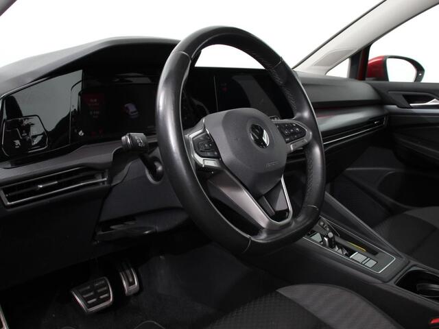Volkswagen GOLF 1.0 eTSI 110pk Active Automaat Panorama dak Navigatie Climate Control Adaptive Cruise Control Virtual Cockpit Stoelverwarming Extra Getint Glas