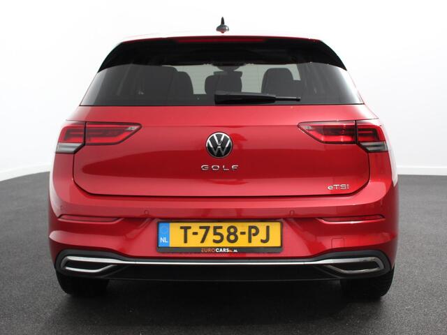 Volkswagen GOLF 1.0 eTSI 110pk Active Automaat Panorama dak Navigatie Climate Control Adaptive Cruise Control Virtual Cockpit Stoelverwarming Extra Getint Glas