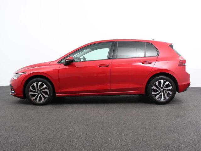 Volkswagen GOLF 1.0 eTSI 110pk Active Automaat Panorama dak Navigatie Climate Control Adaptive Cruise Control Virtual Cockpit Stoelverwarming Extra Getint Glas