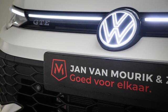 Volkswagen GOLF 1.5 eHybrid GTE | BLACK STYLE / MULTIMEDIA PLUS- PACK | HEAD UP | STUURVERWARMING | DRAADLOZE LADER | CAMERA