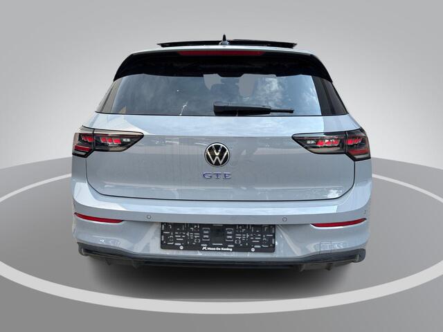 Volkswagen GOLF 1.5 eHybrid 272pk DSG GTE · Panoramadak · Camera · Matrix LED · Stuur- & Stoelverwarming · Sfeerverlichting · Apple/Android Car Play · Garantie t/m 15-09-2030 of 100.000km
