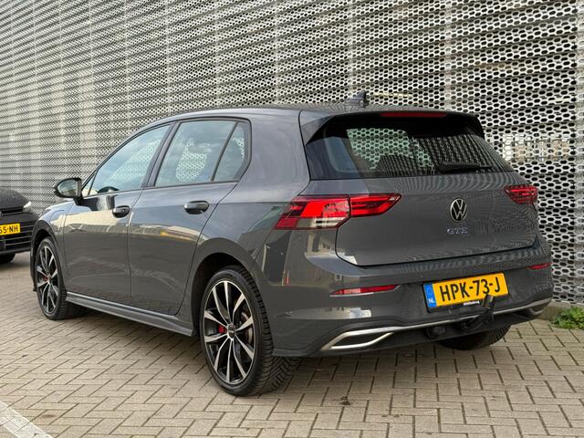 Volkswagen GOLF 1.4 eHybrid GTE / Afneembare Trekhaak / Achteruitrijcamera / Stuur + Stoelverwarming / LED-Plus / Draadloze App-Connect